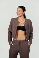 Ref.111-1: Blazer Corto Elegante – Taupe