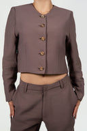 Ref.111-1: Blazer Corto Elegante – Taupe