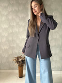 Ref. 067: Blazer elegante semiceñido – gris oscuro