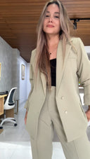 Ref.077: Suit - Blazer semioversize y pantalón clásico semicampana – verde manzana
