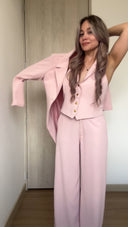 Ref. 085: Suit - Blazer, Chaleco cuello y Pantalón clásico – palo de rosa