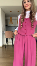 Ref. 087: Set - Chaleco semiceñido y pantalón con prenses-Cereza